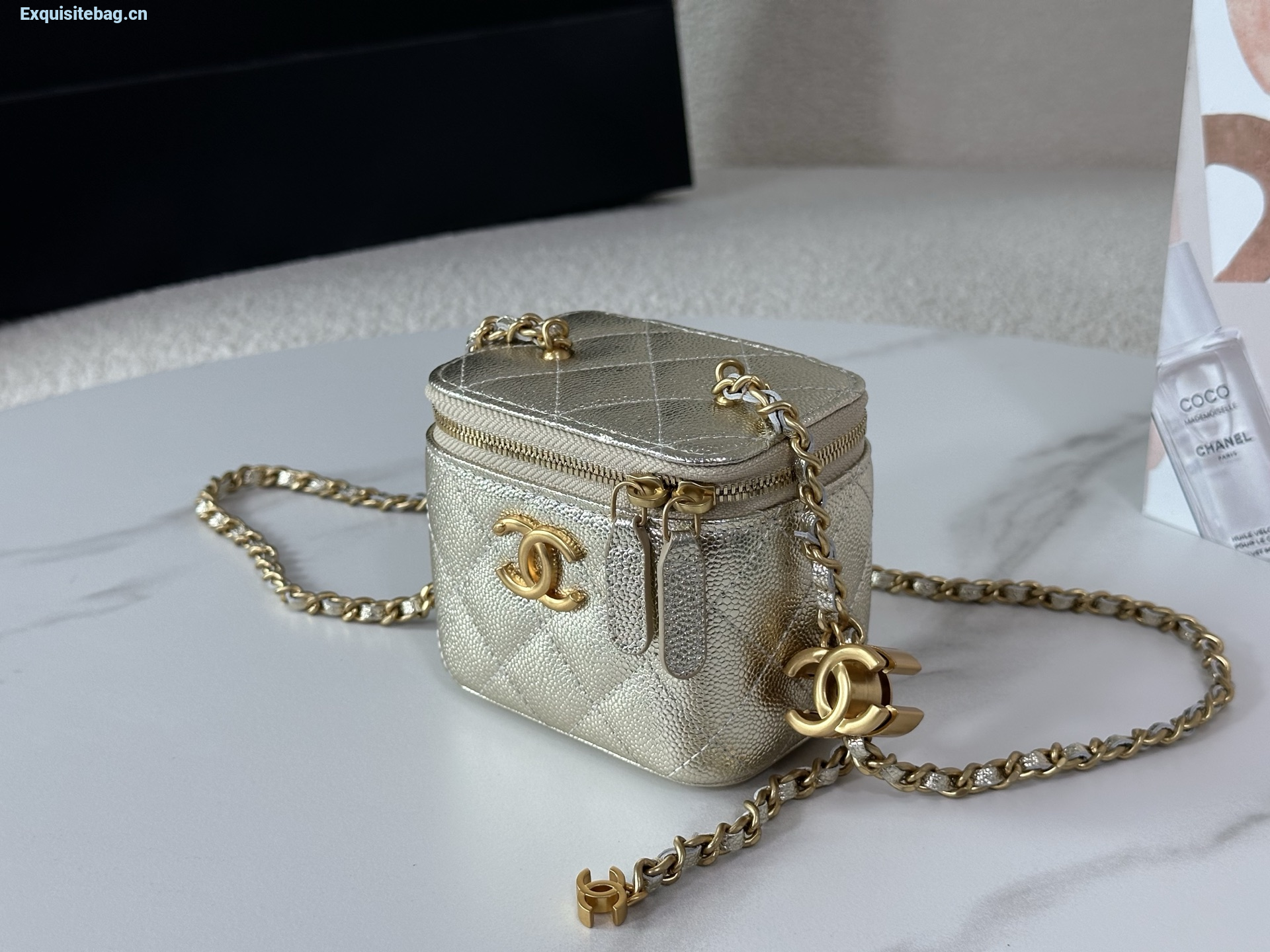 Chanel Trendy CC Vanity leather handbag Gold, Leather