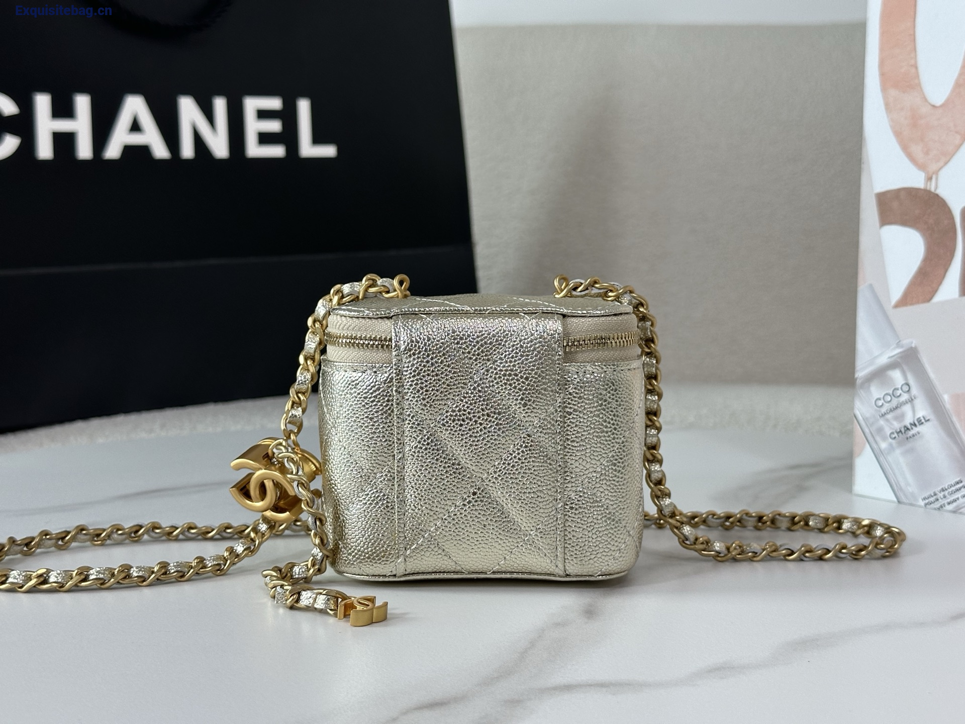 Chanel Trendy CC Vanity leather handbag Gold, Leather