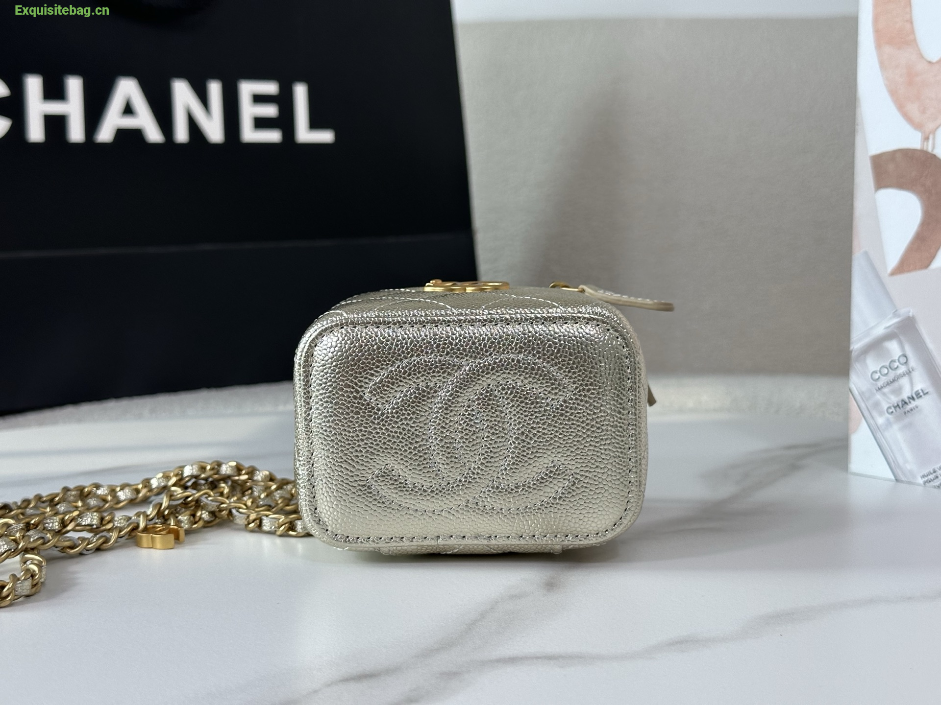 Chanel Trendy CC Vanity leather handbag Gold, Leather
