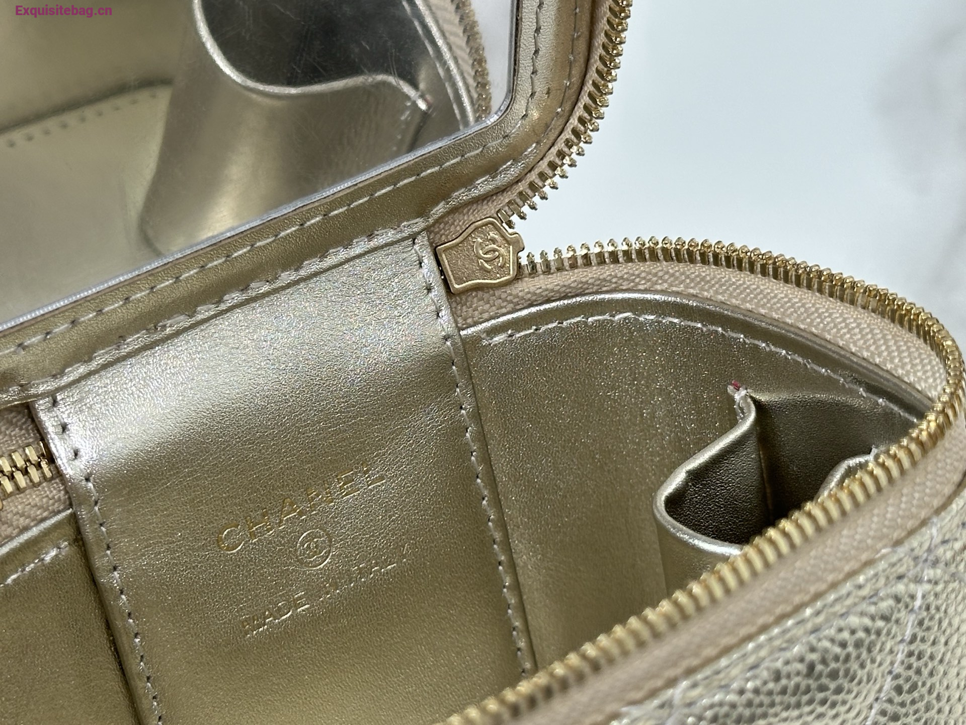 Chanel Trendy CC Vanity leather handbag Gold, Leather