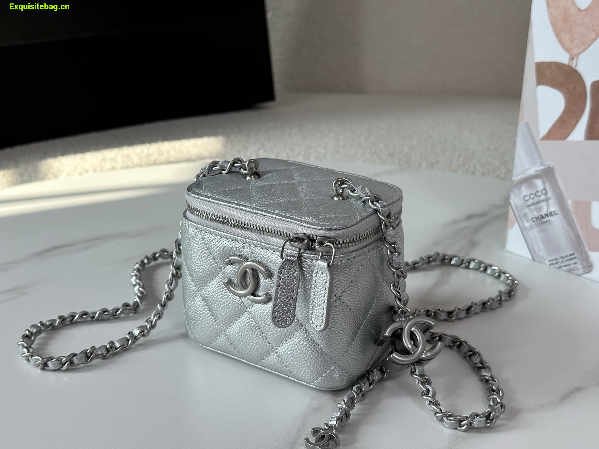 Chanel Trendy CC Vanity leather handbag Silvery, Leather