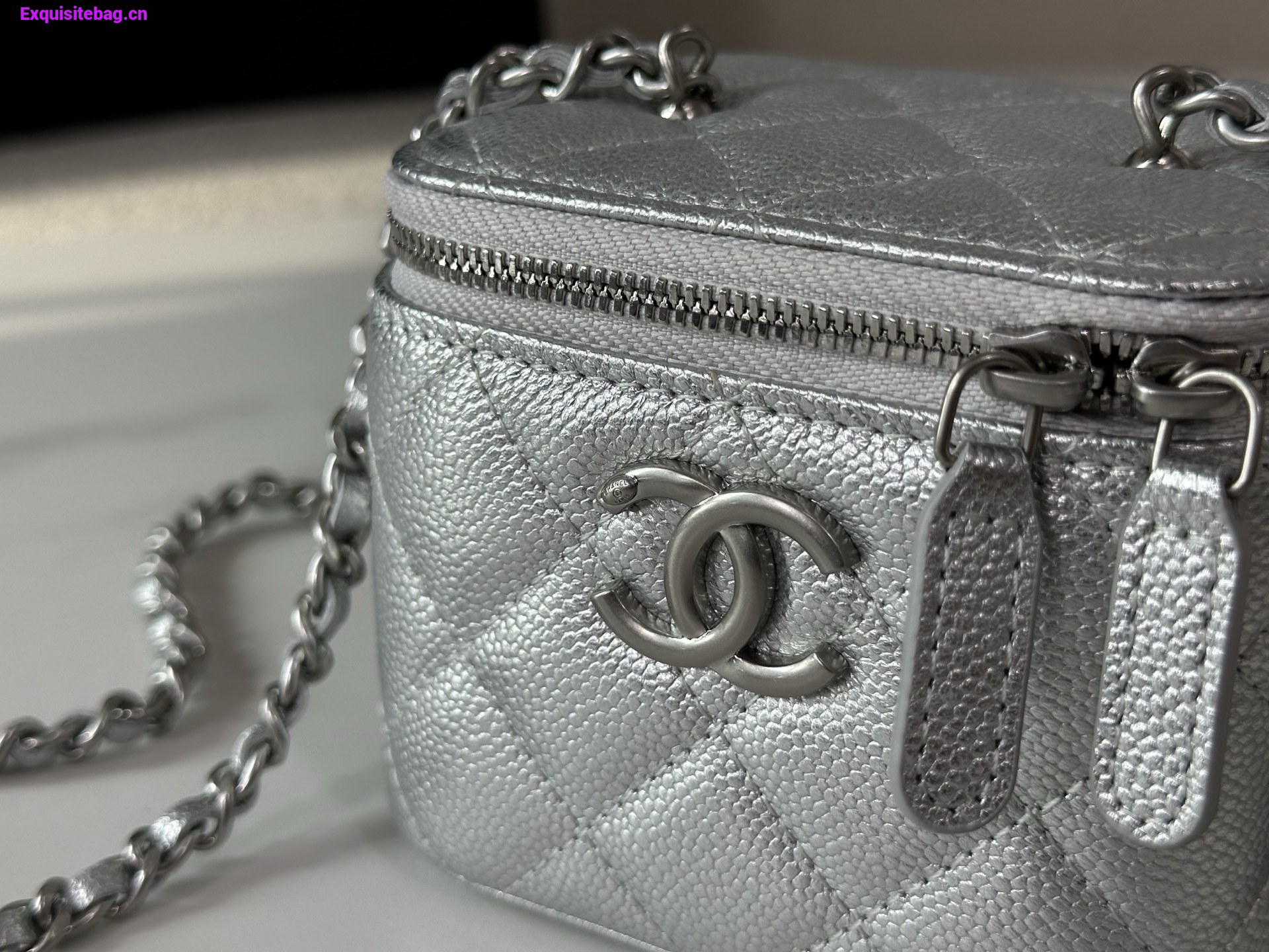 Chanel Trendy CC Vanity leather handbag Silvery, Leather