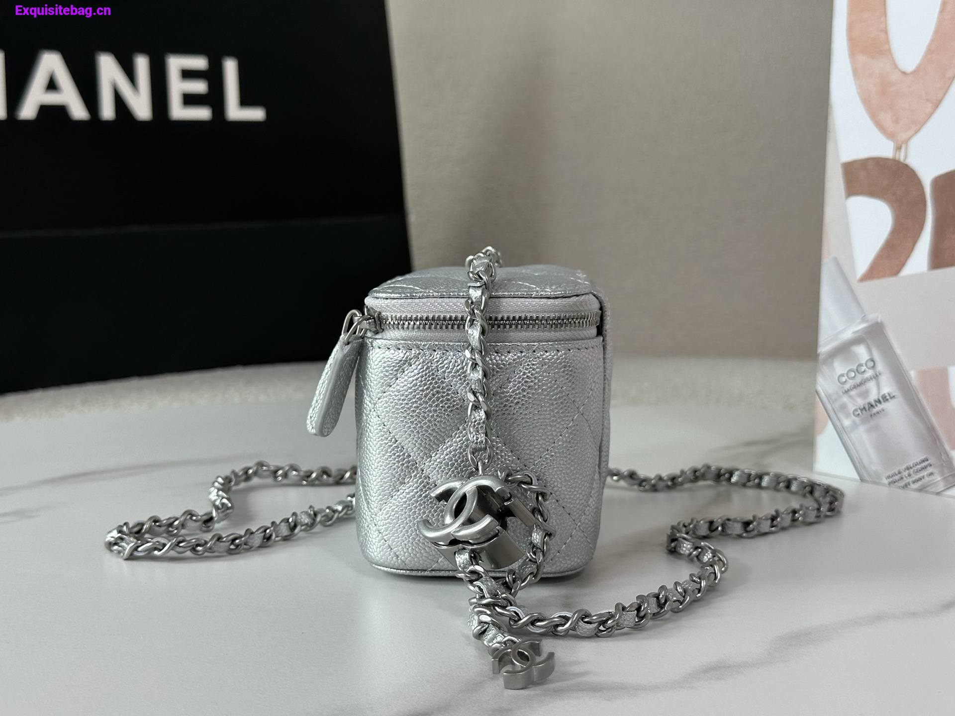 Chanel Trendy CC Vanity leather handbag Silvery, Leather