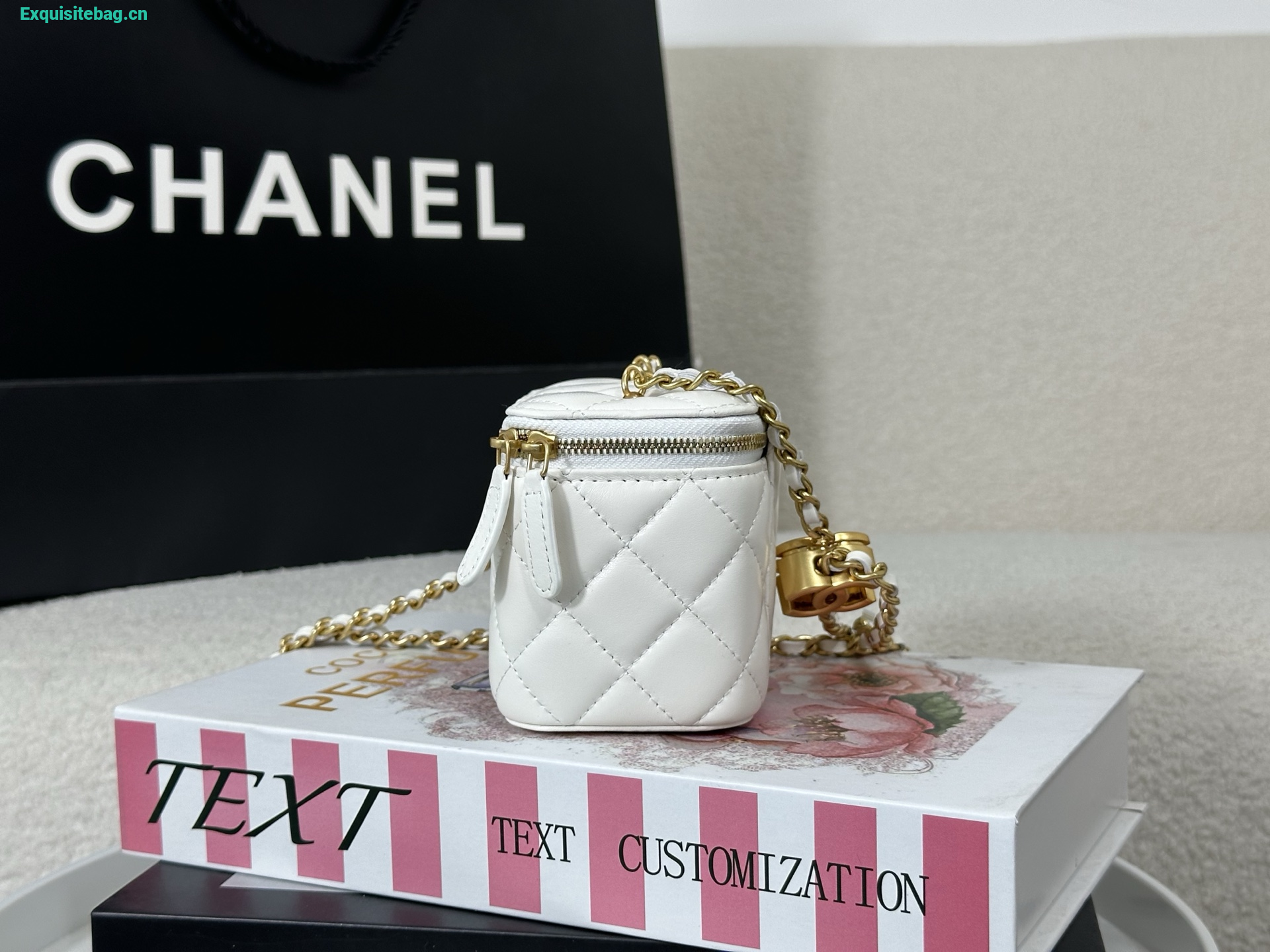 Chanel Trendy CC Vanity leather handbag White, Leather