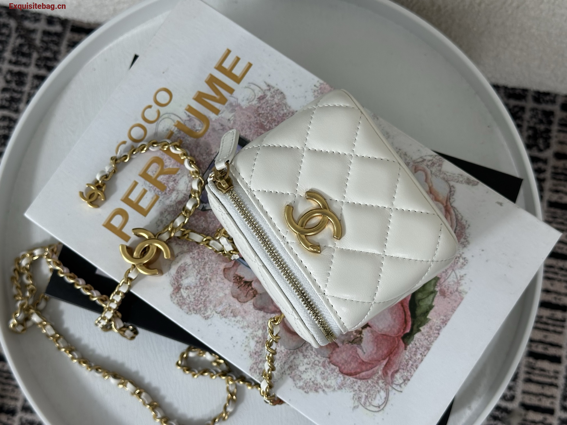 Chanel Trendy CC Vanity leather handbag White, Leather