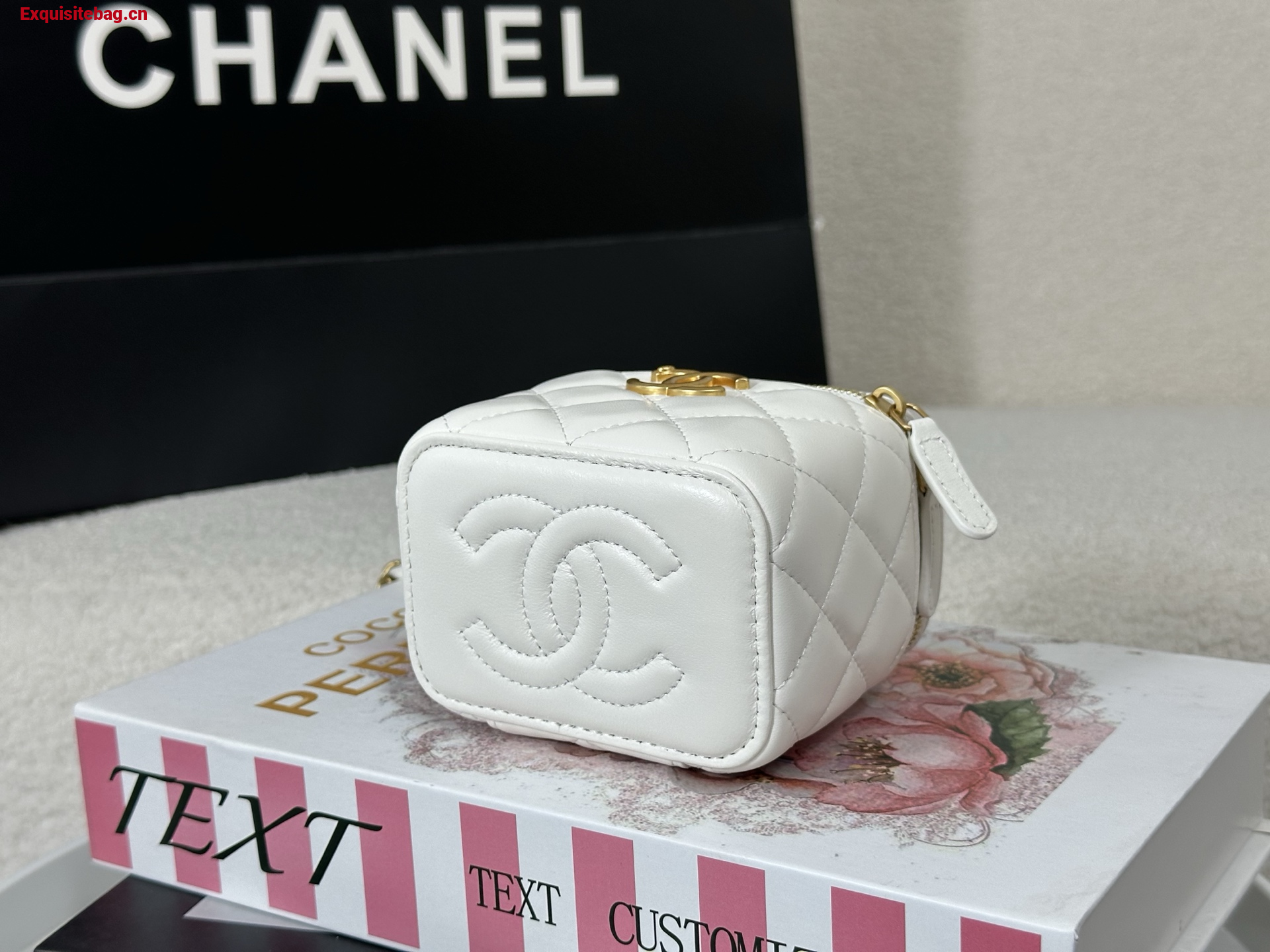 Chanel Trendy CC Vanity leather handbag White, Leather
