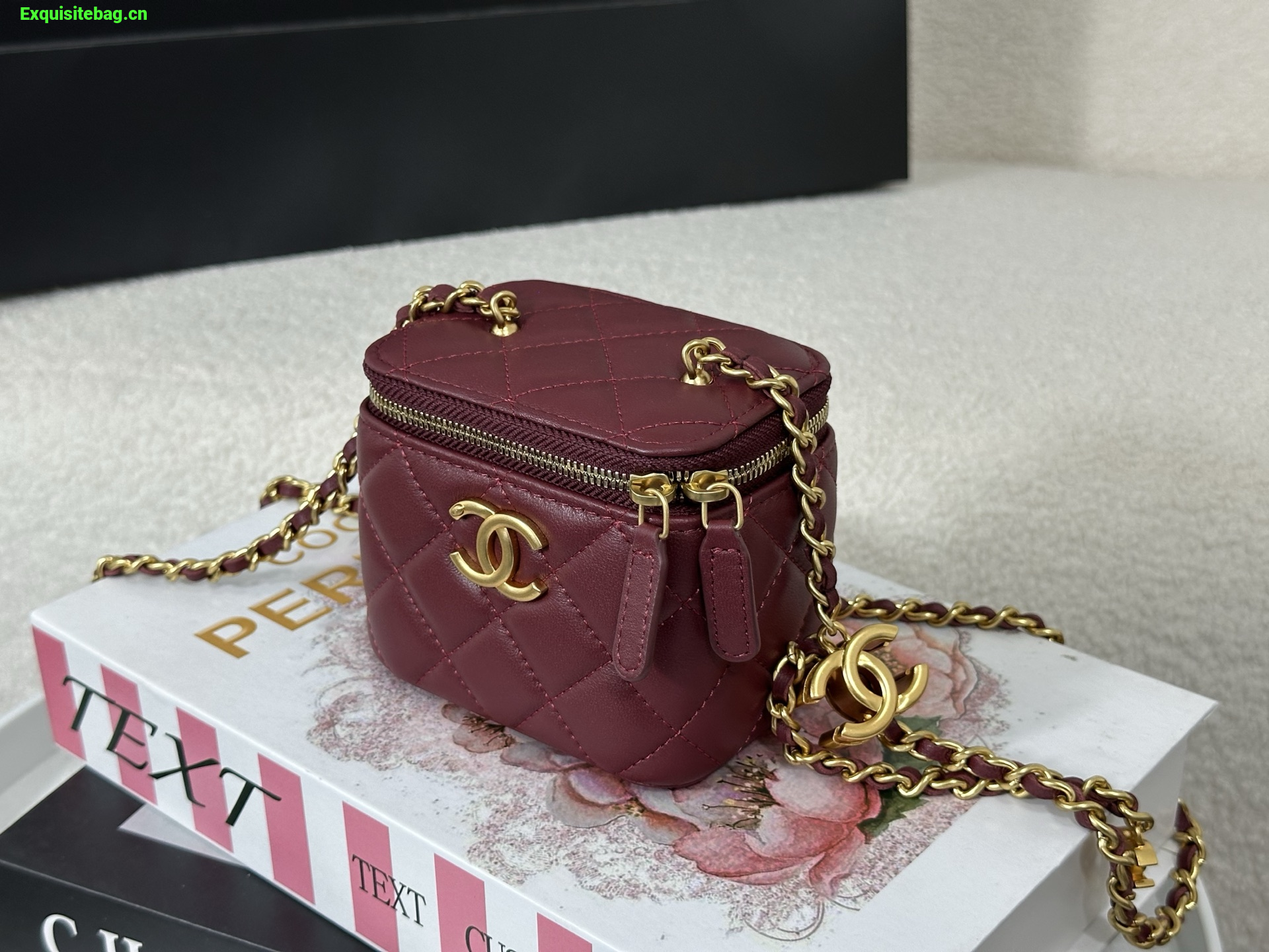 Chanel Trendy CC Vanity leather handbag Burgundy , Leather