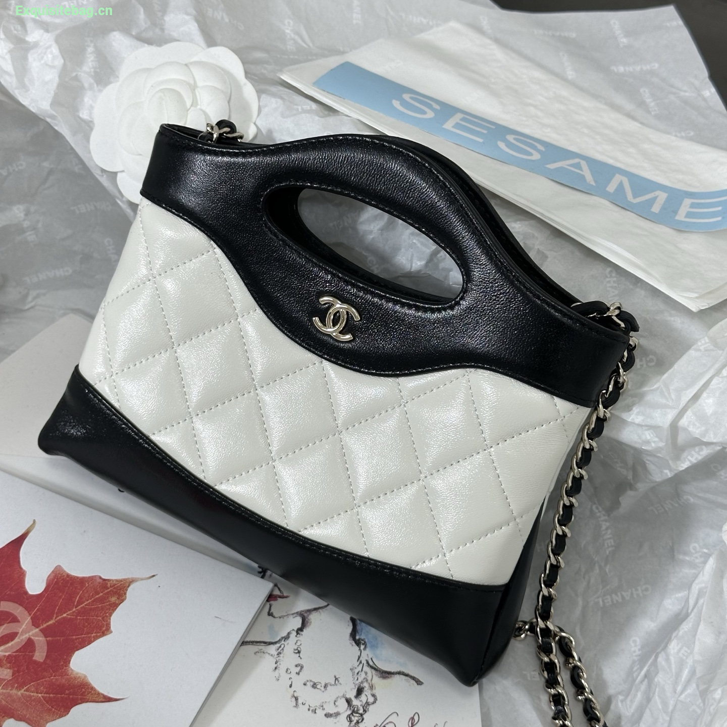 Chanel White quilted leather mini tote bag with chain shoulder strap