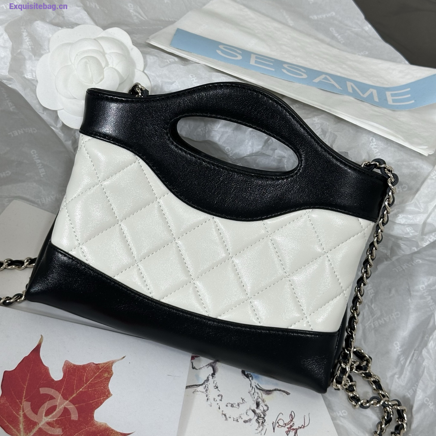 Chanel White quilted leather mini tote bag with chain shoulder strap