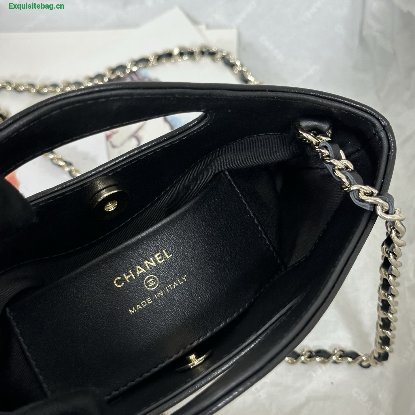 Chanel White quilted leather mini tote bag with chain shoulder strap