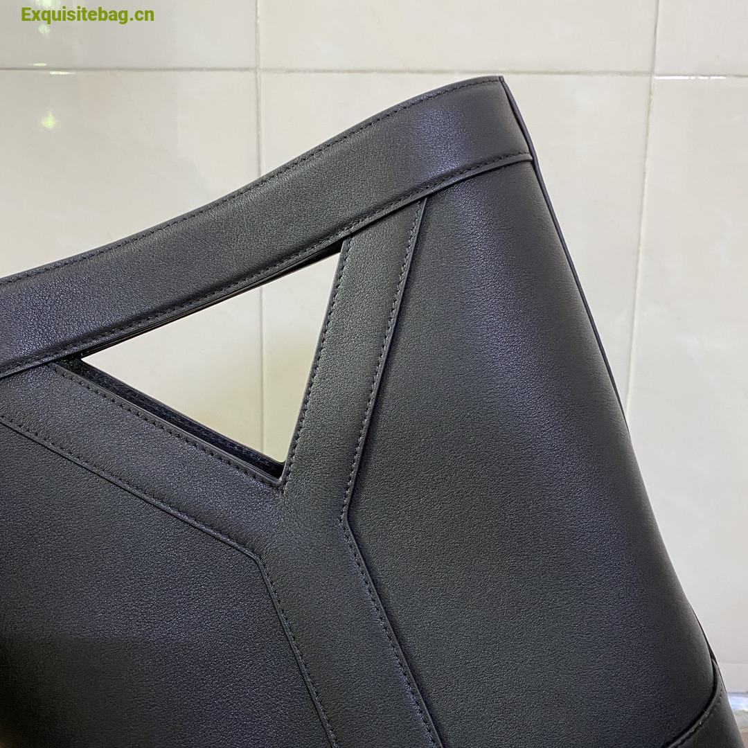 Saint Laurent small bucket in leather Black