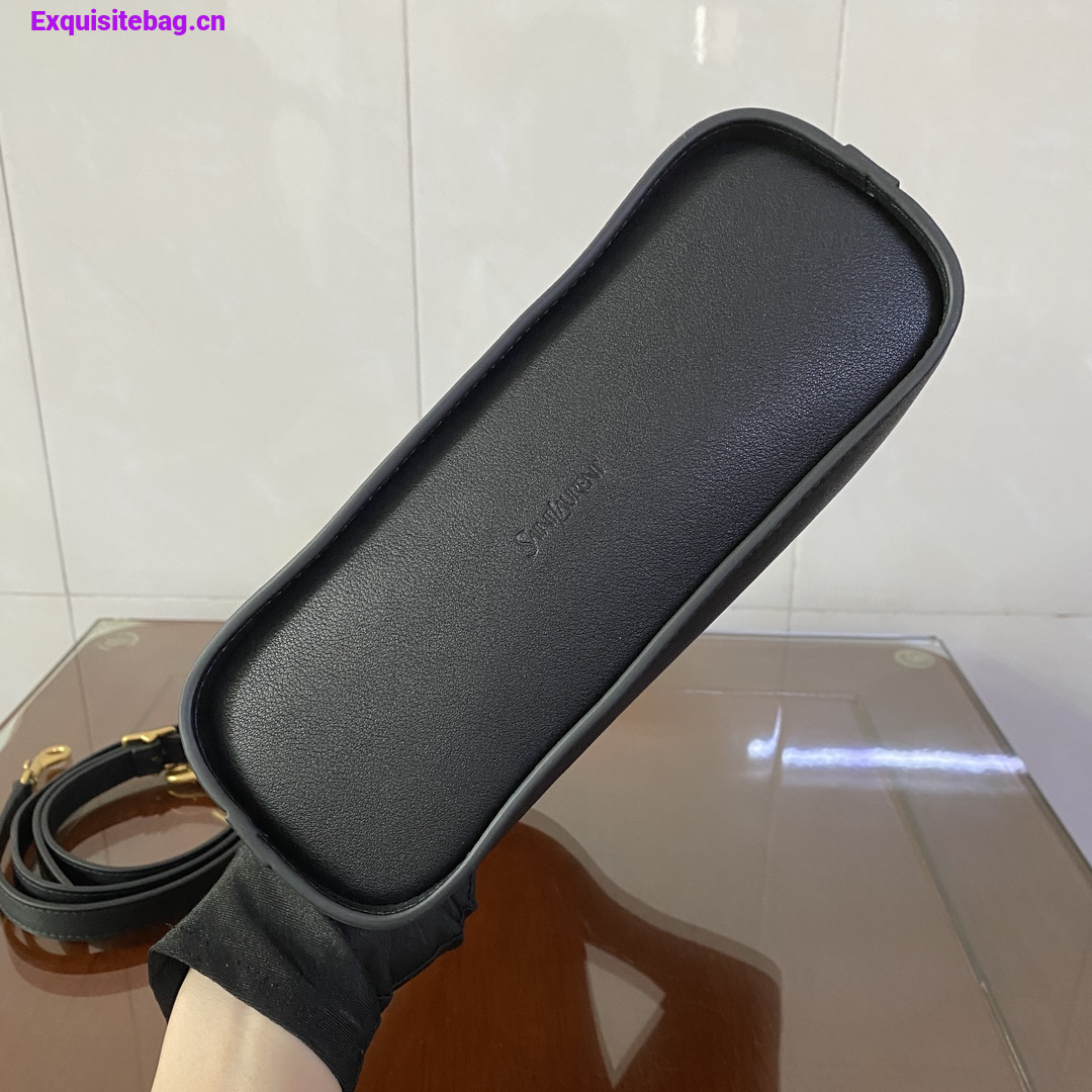 Saint Laurent small bucket in leather Black