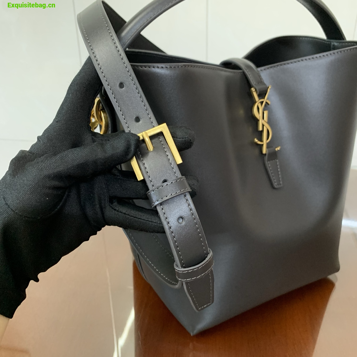 Saint Laurent LE 37 Large Bucket Bag