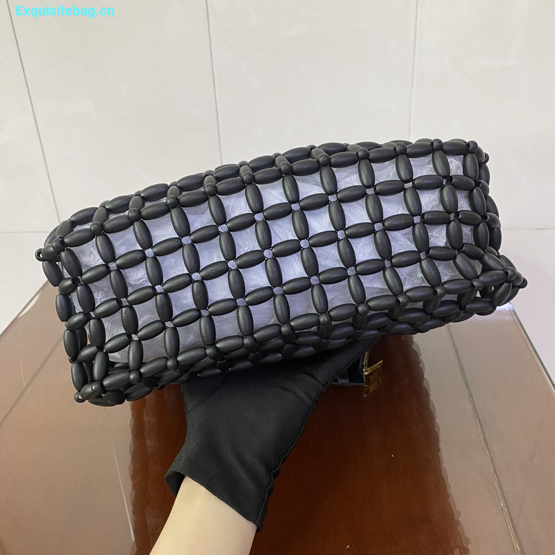 Saint Laurent LE 5 7 large in wood beads Black