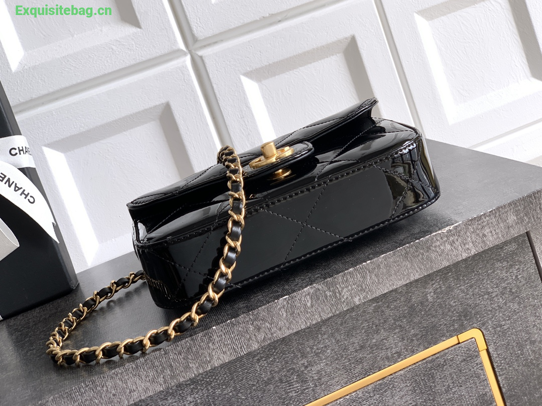 Chanel Mini flip bag Black