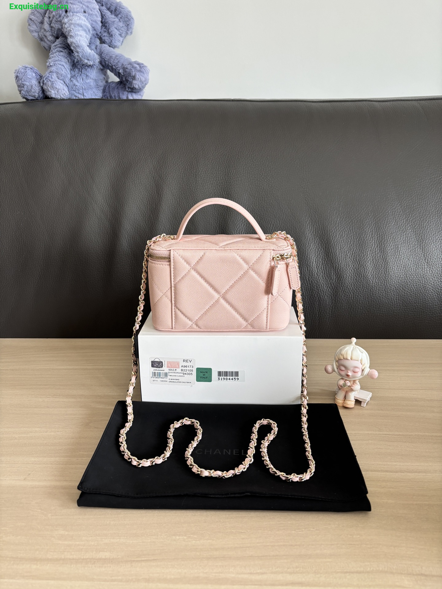 Chanel 31 series mini handbag Pink