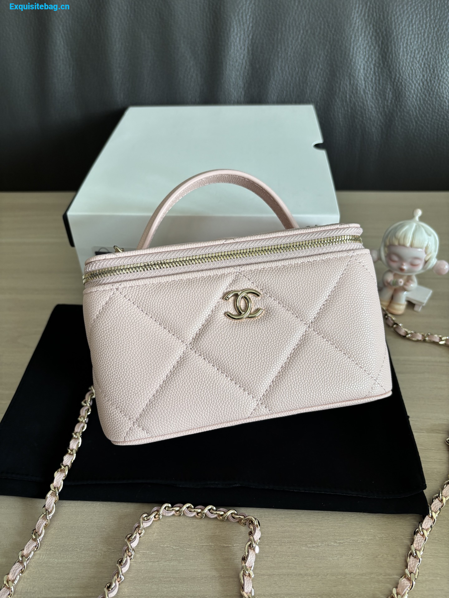 Chanel 31 series mini handbag Pink