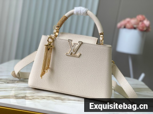 Louis Vuitton Capucines BB M26531 Cream