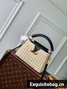 Louis Vuitton Capucines Mini M11617 black