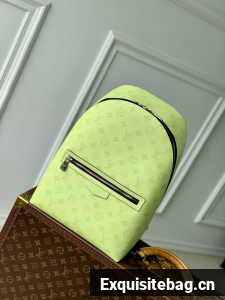 Louis Vuitton Discovery Backpack M14020-8