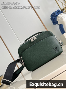 Louis Vuitton Messenger M11657 Dark green