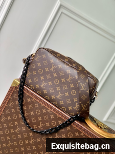 Louis Vuitton Monogram Canvas M47522