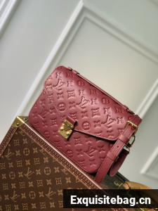 Louis Vuitton Pochette Metis M41487 wine red