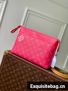Louis Vuitton Pochette Voyage Souple M12665 rose