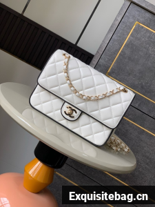 CHANEL FLAP BAG Lambskin AS5150 White