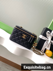 CHANEL MINI CLUTCH Grained Calfskin AP3940 black