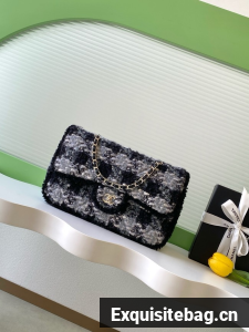 CHANEL Maxi Flapbag AS5687 Black & Grey