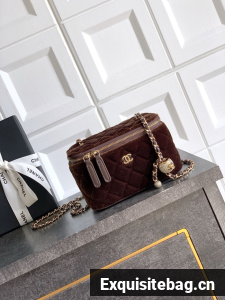 CHANEL velvet Vanity with Chain AP3940 Coffee
