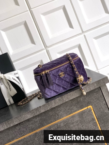 CHANEL velvet Vanity with Chain AP3940 Purple