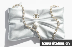 Chanel CLUTCH WITH CHAIN AP4613 Silver