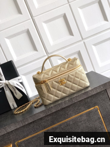 Chanel Vanity with Chain 26C AP4936 gold