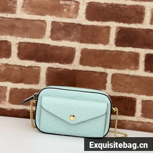 Gucci GG SUPER MINI SHOULDER BAG 781554 light green