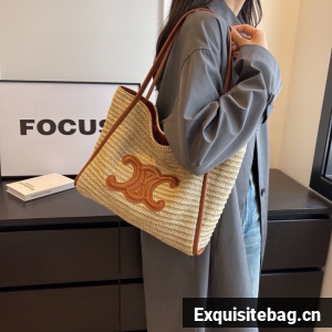 CELINE MEDIUM SUPPLE CELINE CLASSIC PANIER IN RAFFIA AND CALFSKIN 192605-2