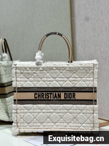 LARGE DIOR BOOK TOTE Ice Cannage Shearling M1286ZO