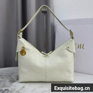 Medium Dior Voyage Bag Latte Flat Macrocannage Grained Calfskin M2846UJ