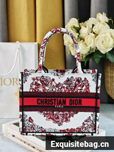 SMALL DIOR BOOK TOTEWhite and Red Le Coeur des Papillons Embroidery M1296ZRf