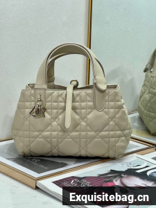 SMALL DIOR TOUJOURS BAG Macrocannage Calfskin M2822O