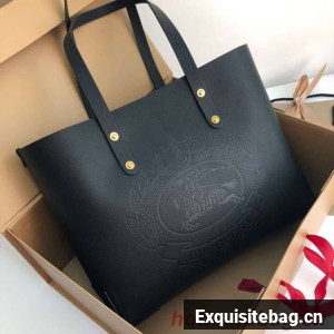 BURBERRY Embossed crest leather tote 13134 black