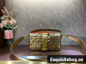 Fendi Baguette leather bag F0969 gold