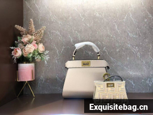 Fendi Peekaboo ISeeU Small leather bag F8636 Beige