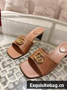 GUCCI Womens slide sandal with Horsebit 21075-10