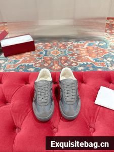 Gucci Womens Gucci Shift sneaker 45075-6