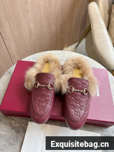 Gucci Womens Princetown slipper 45083-3