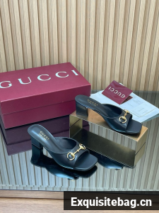 Gucci Womens slide sandal with Horsebit 55706-3