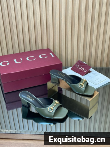 Gucci Womens slide sandal with Horsebit 55706-5