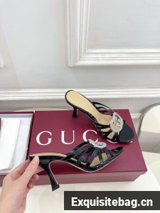 Gucci Womens slide sandal with crystal Interlocking G 852663-6